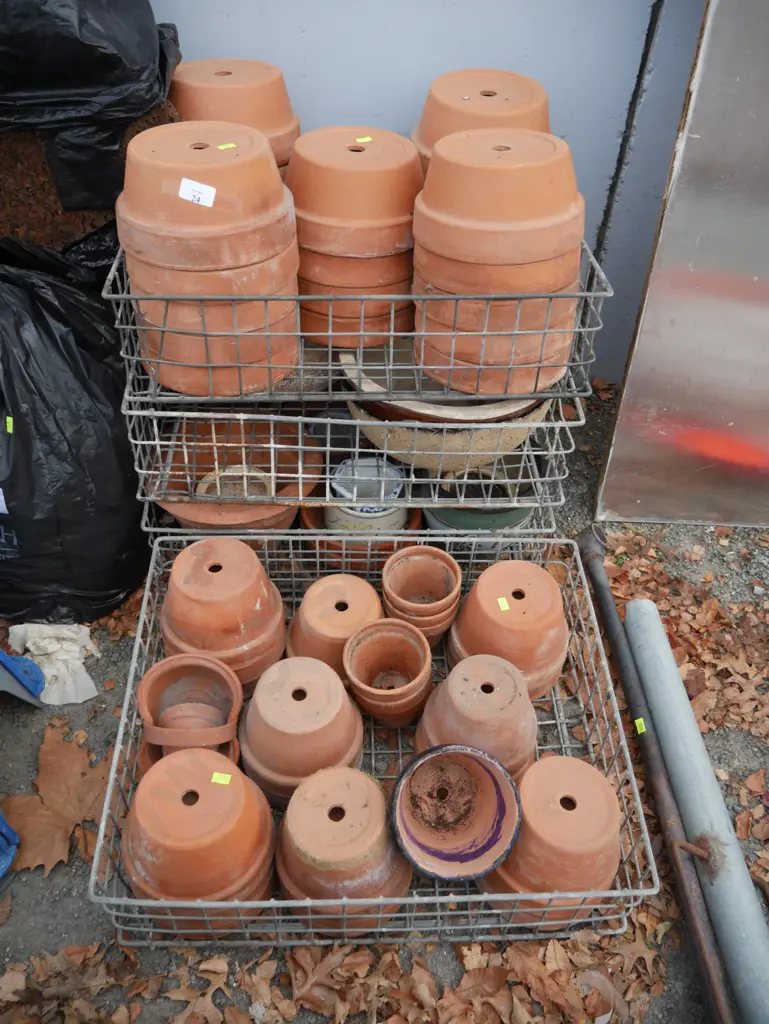 4 crates of plant pots Image 1++