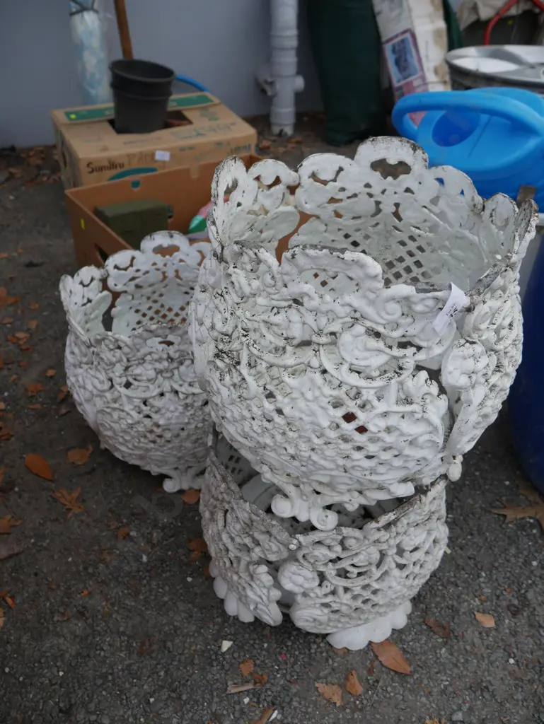 3 wrought iron planters Image 1++