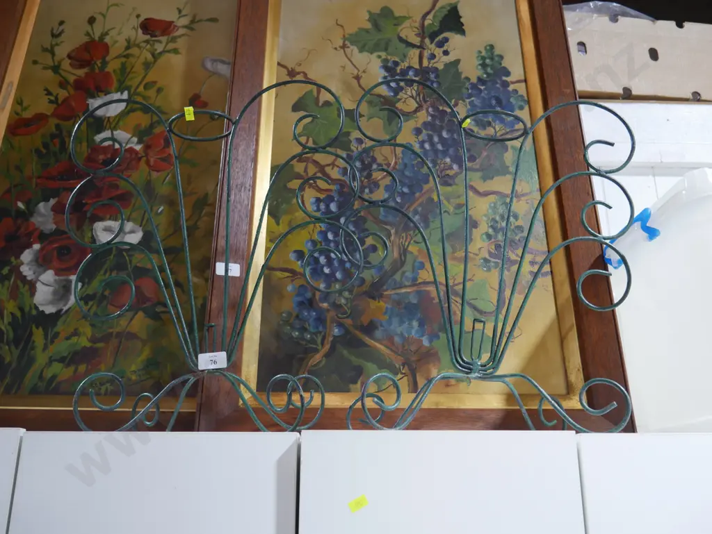 2 green metal vase holders Image 1++