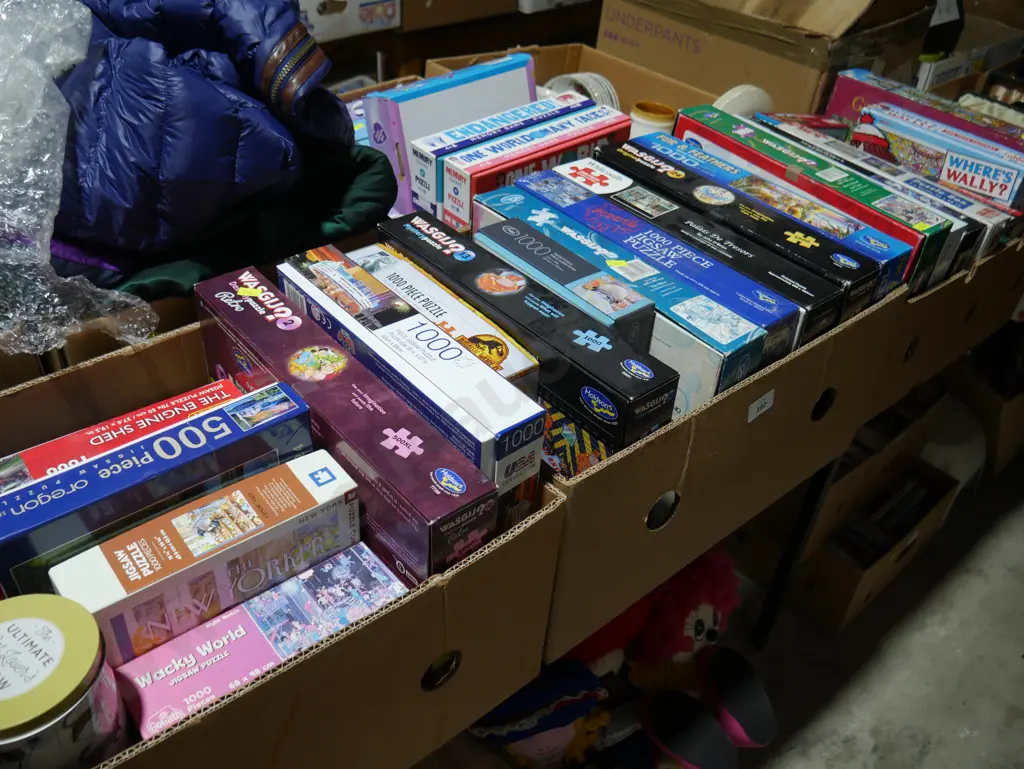 3 boxes of jigsaw puzzles Image 1++