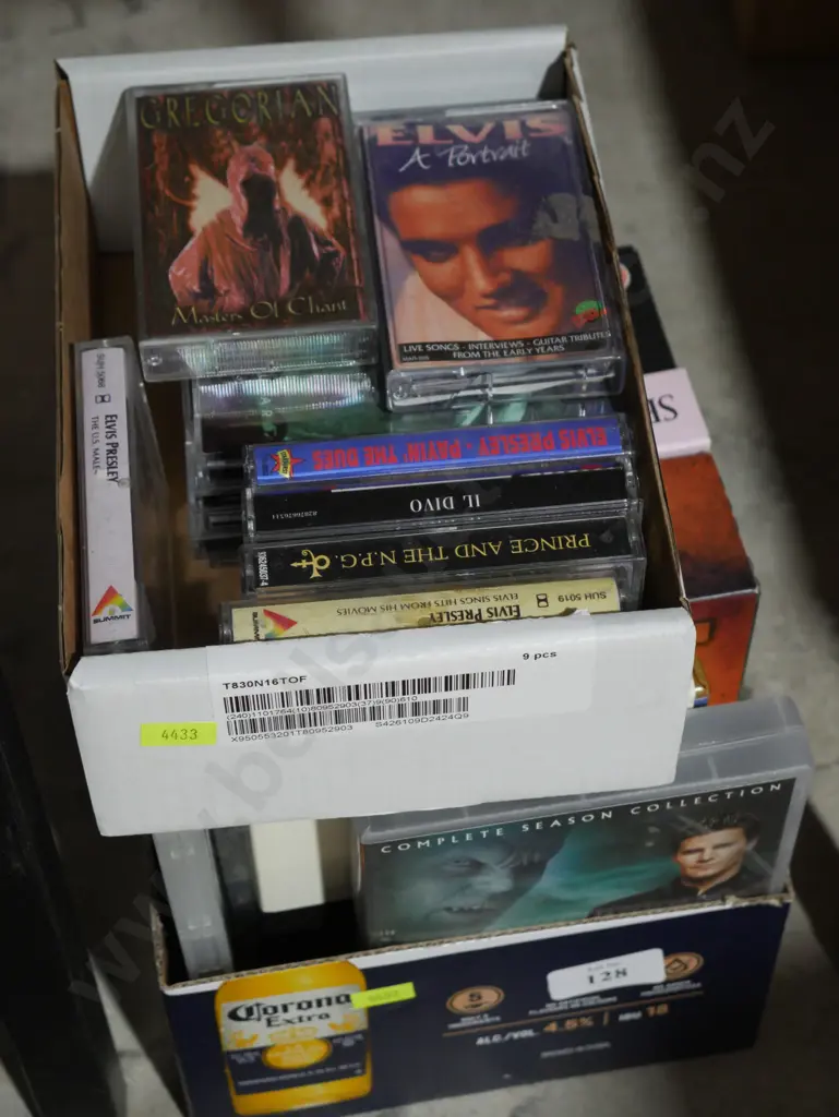 DVDs, cassette tapes Image 1++