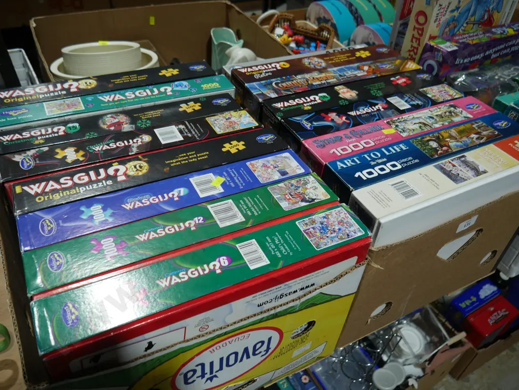 2 boxes of jigsaw puzzles Image 1++