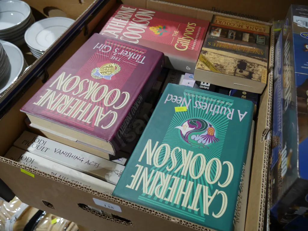 Box of novels Image 1++