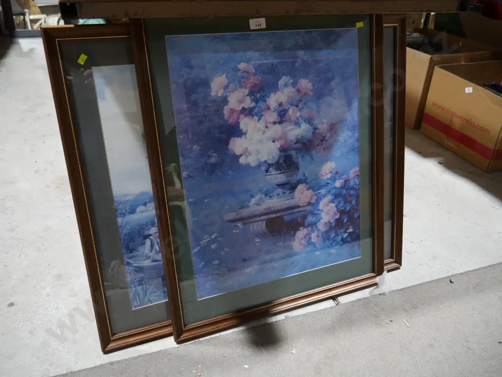 2 framed prints Image 1++
