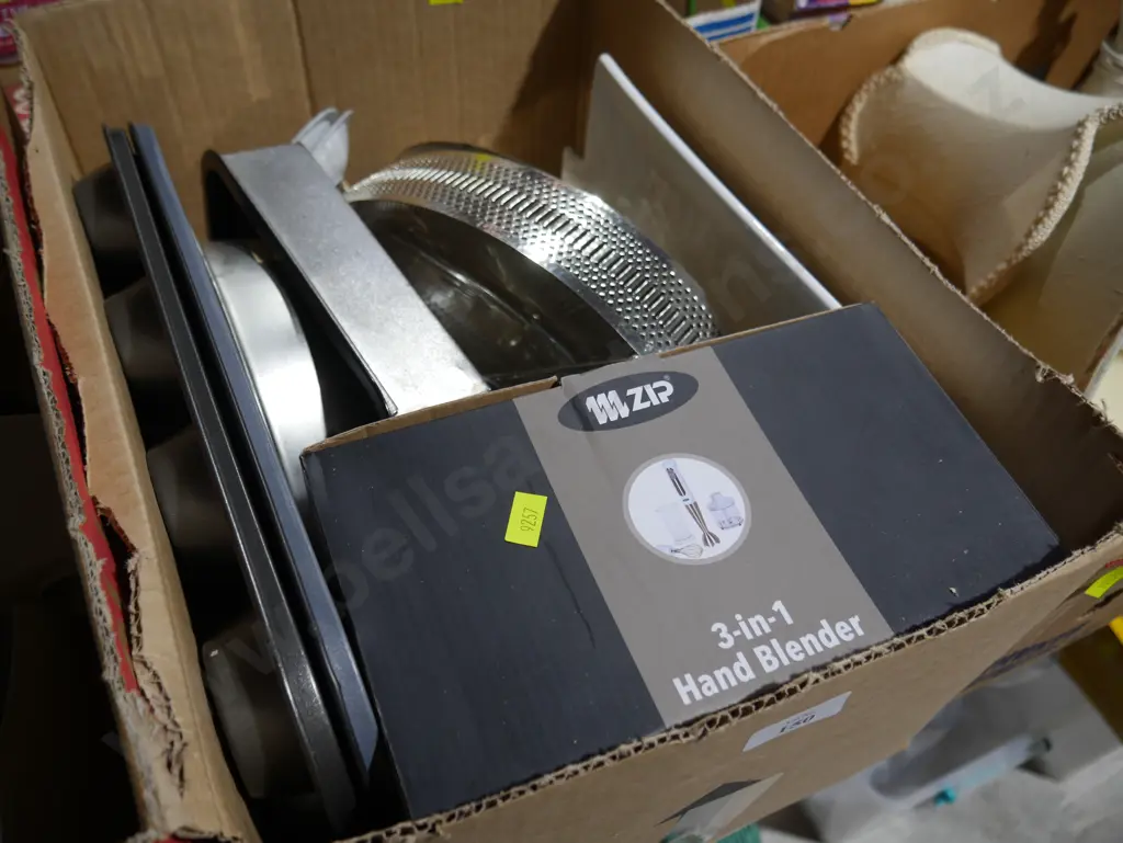 Hand blender, bakeware etc Image 1++