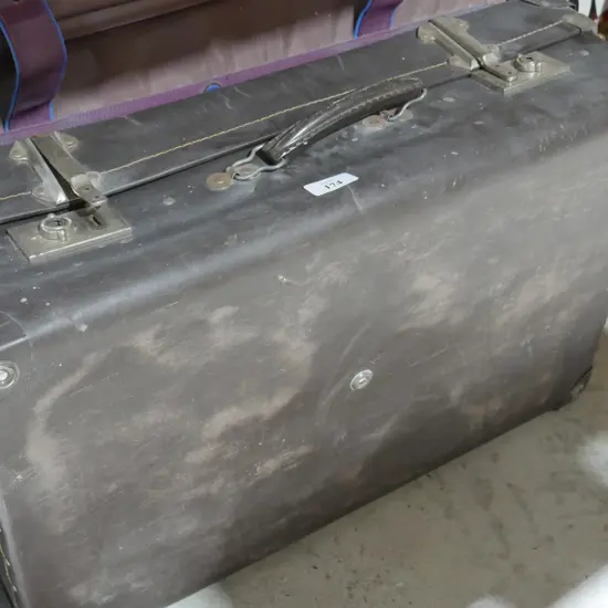 2 suitcases