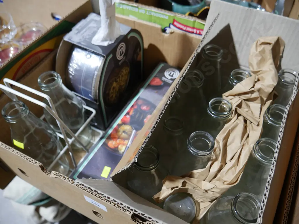 Milk bottles, kitchenware Image 1++