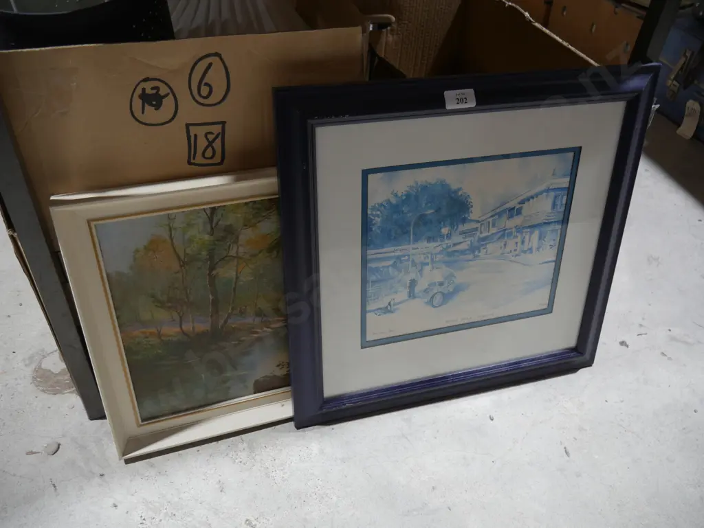 2 framed prints Image 1++