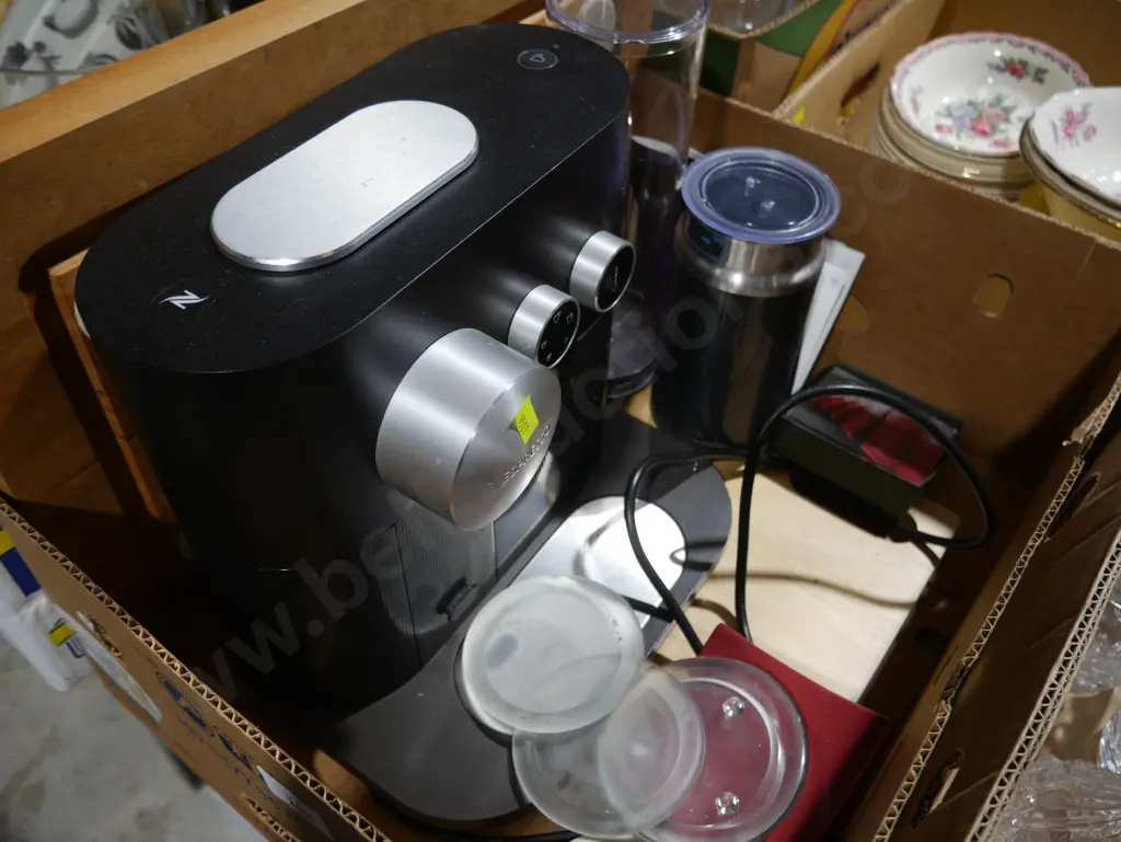 Nespresso coffee machine Image 1++