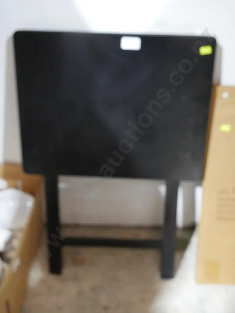 Black folding table Image 1++