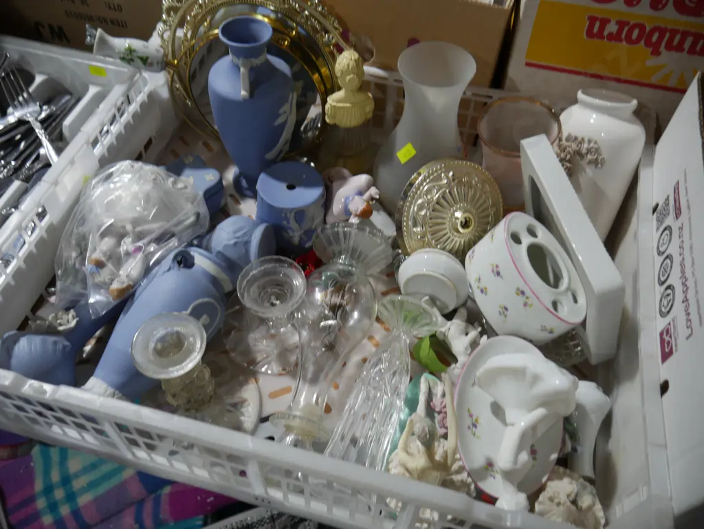 Figurines, glassware etc Image 1++