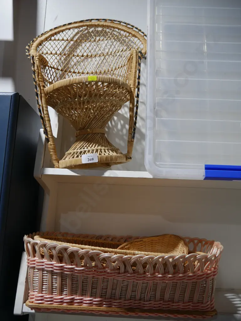 Mini peacock wicker chair and baskets Image 1++