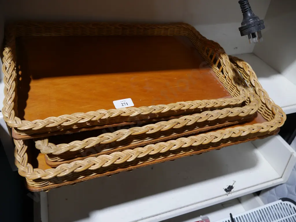 3 wicker trays Image 1++
