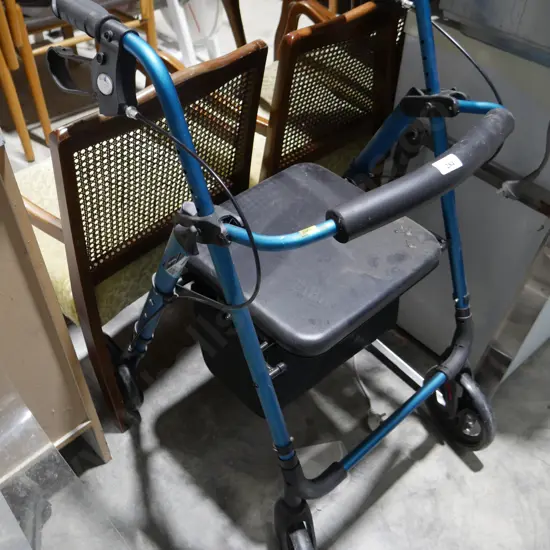 Mobility walker