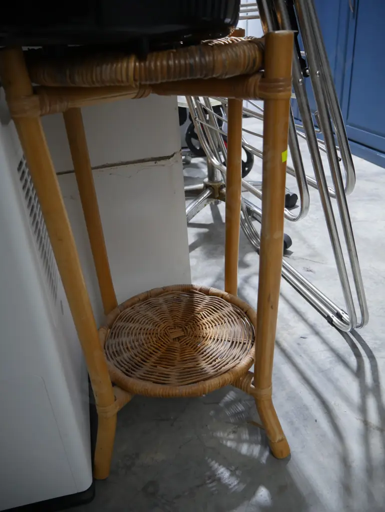 2 tier wicker plant stand Image 1++