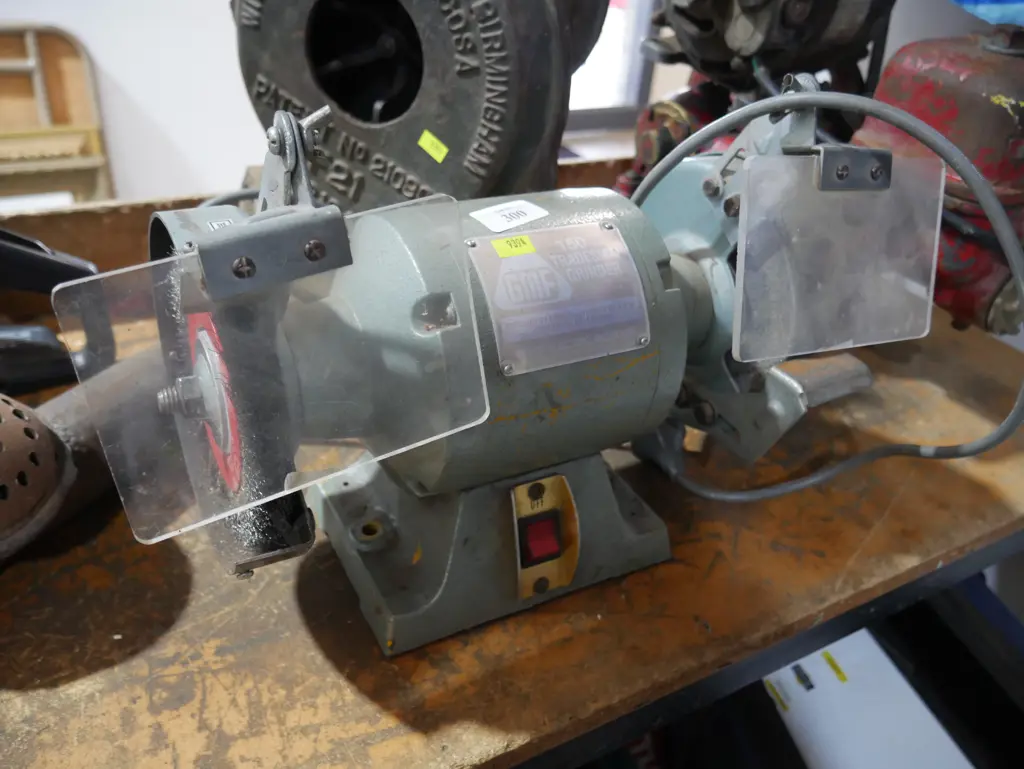 Bench grinder Image 1++