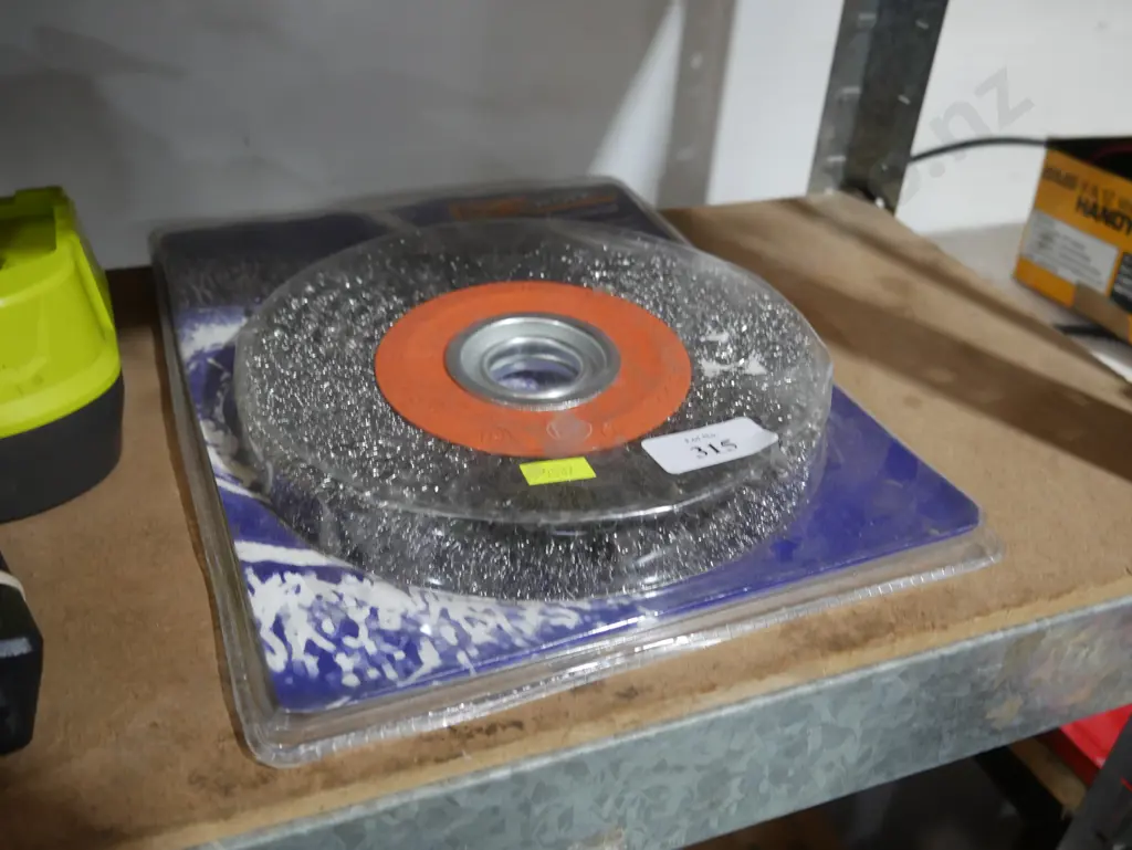 Wire wheel brush Image 1++
