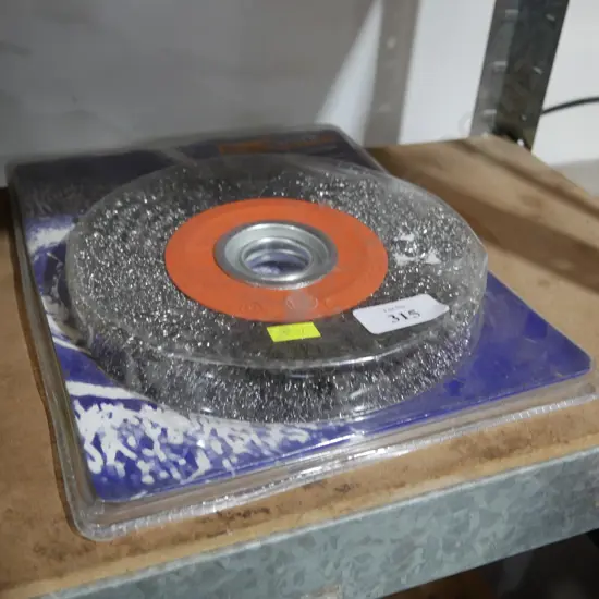 Wire wheel brush
