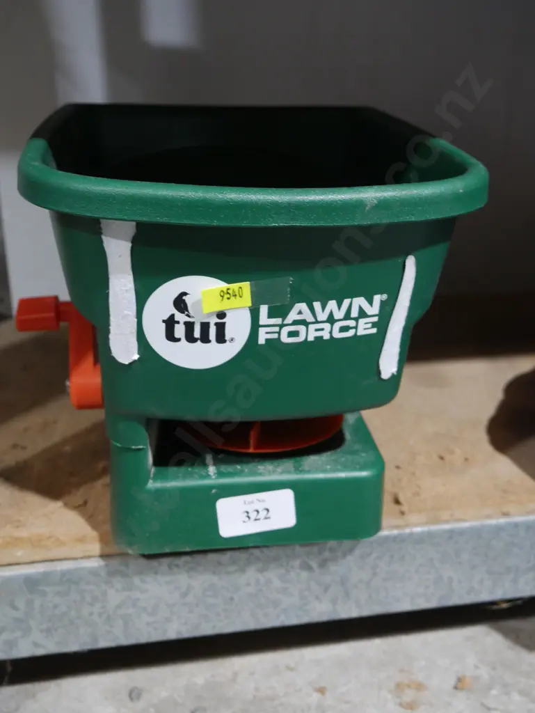 Seed Spreader Image 1++