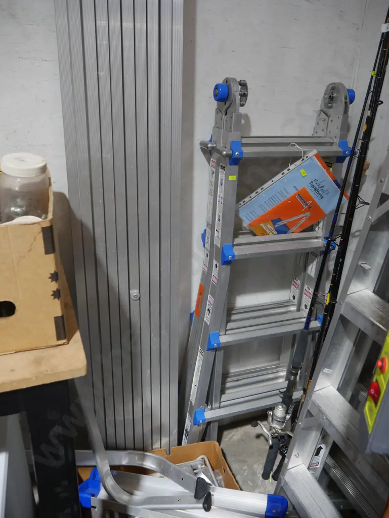 Renovator ladder system Image 1++