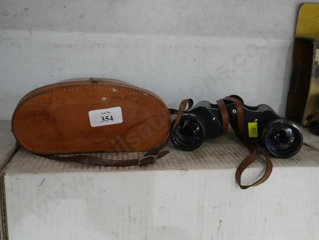 Binocular and case Image 1++