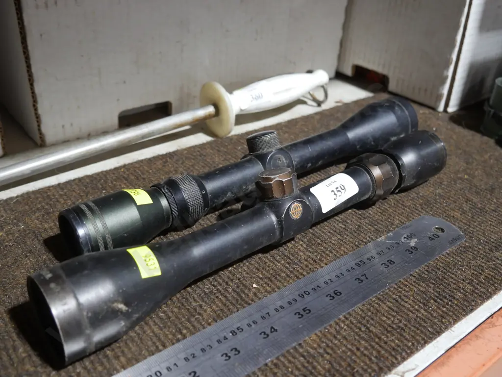 2 rifle scopes Image 1++