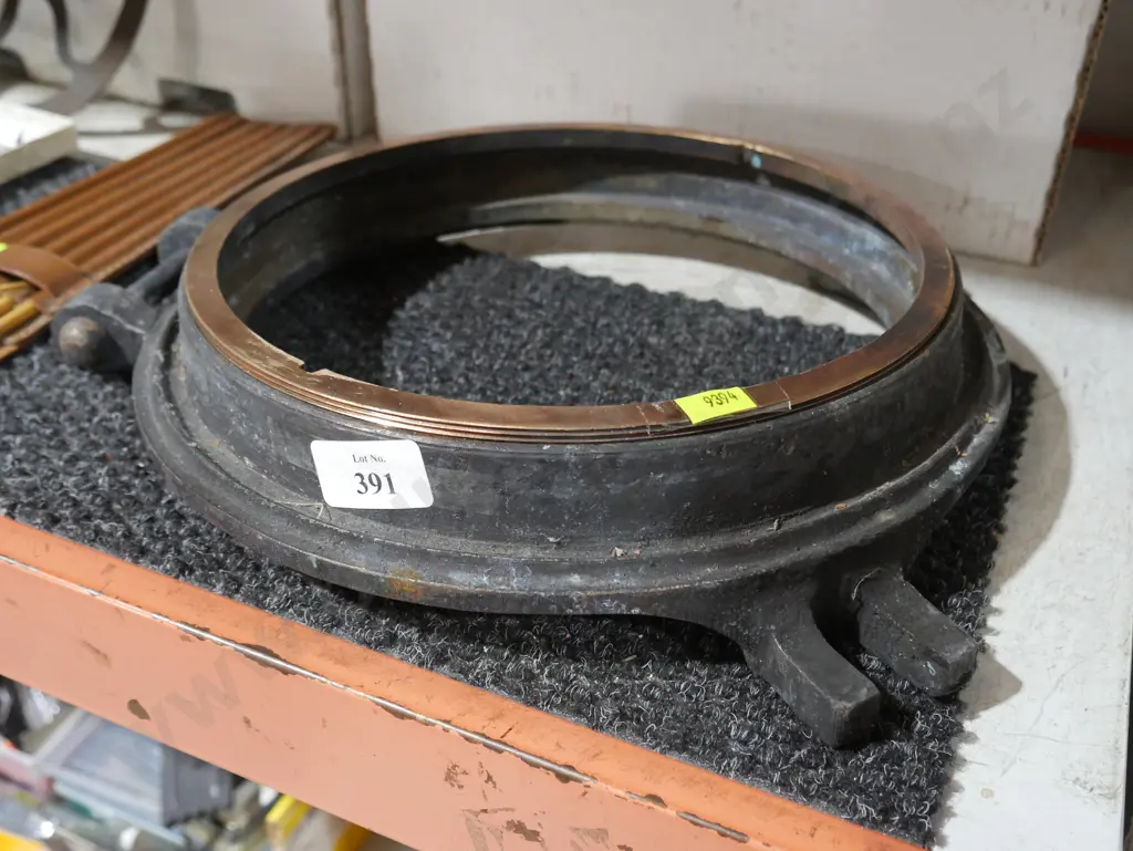 Porthole Image 1++