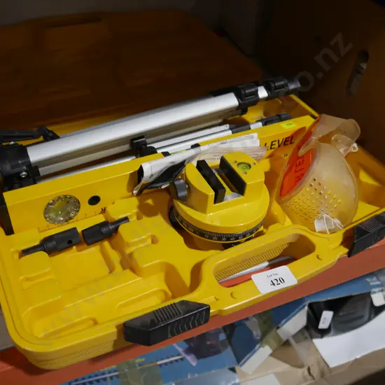 Laser level