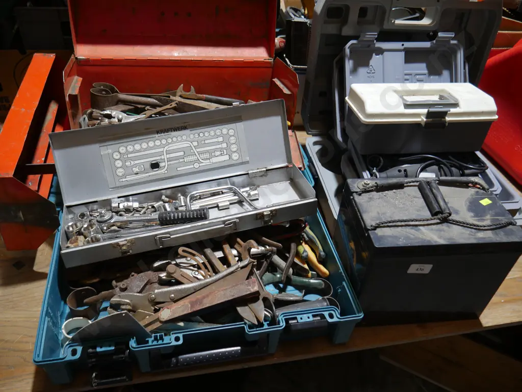 Battery , tools Image 1++