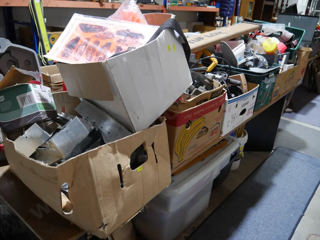 7 boxes garage sundries Image 1++