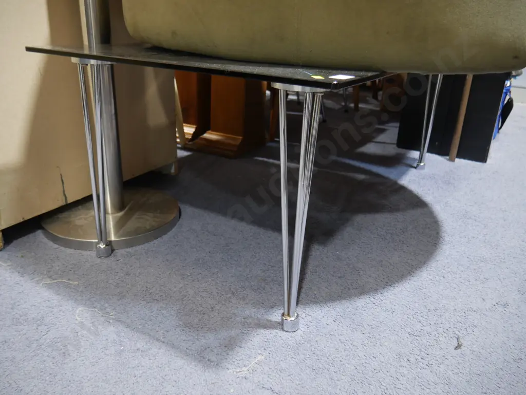 Glass top coffee table Image 1++