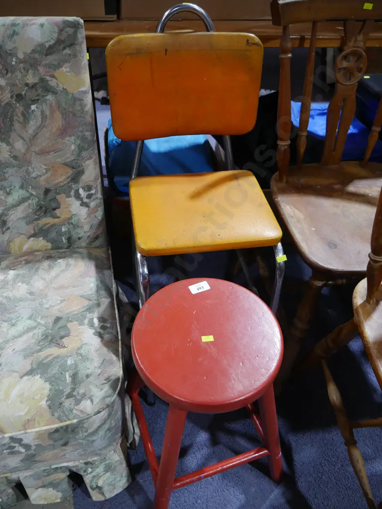 Step stool and wooden stool Image 1++