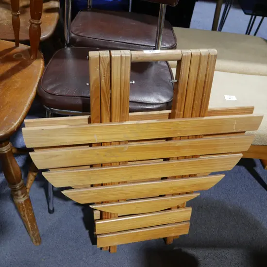 Folding table