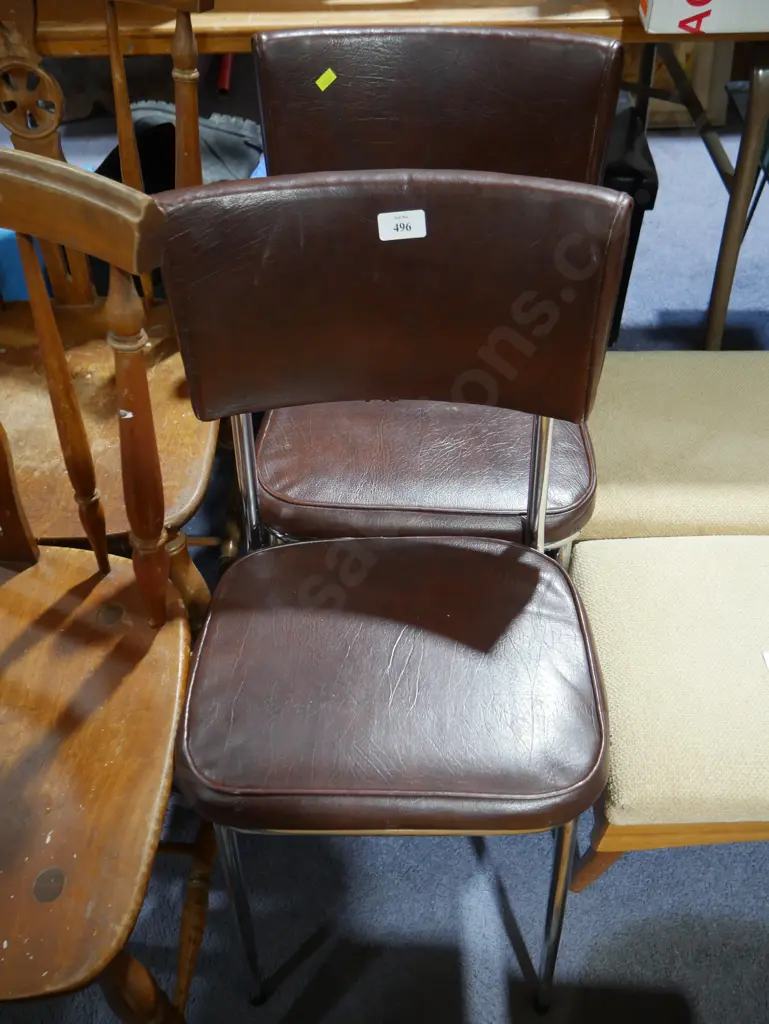 2 chairs Image 1++