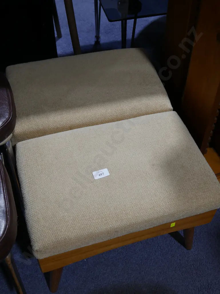 Pair of stools Image 1++