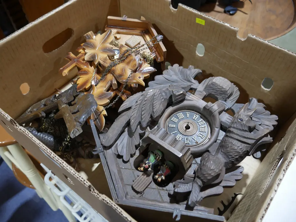 2 Cuckoo clocks Image 1++
