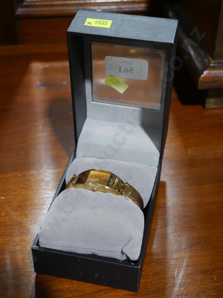 Guess ladies watch Image 1++