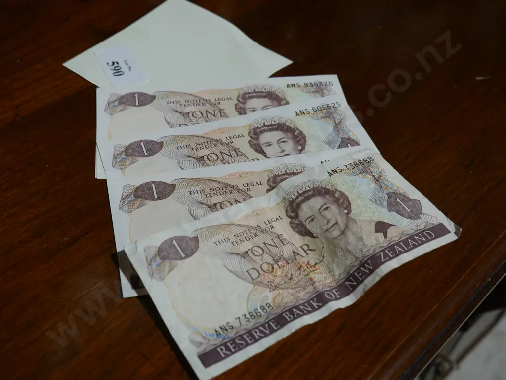 5 $1 NZ notes Image 1++
