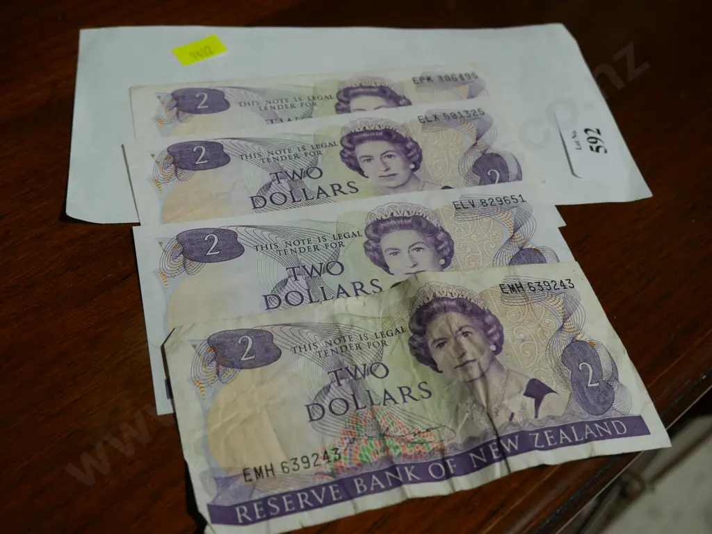 4 $2 NZ notes Image 1++