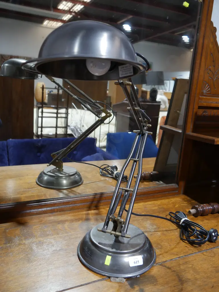 Angle poise lamp Image 1++