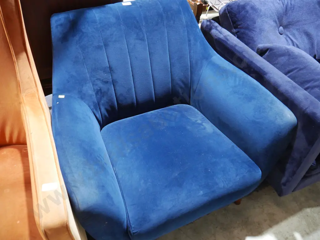 Blue armchair Image 1++