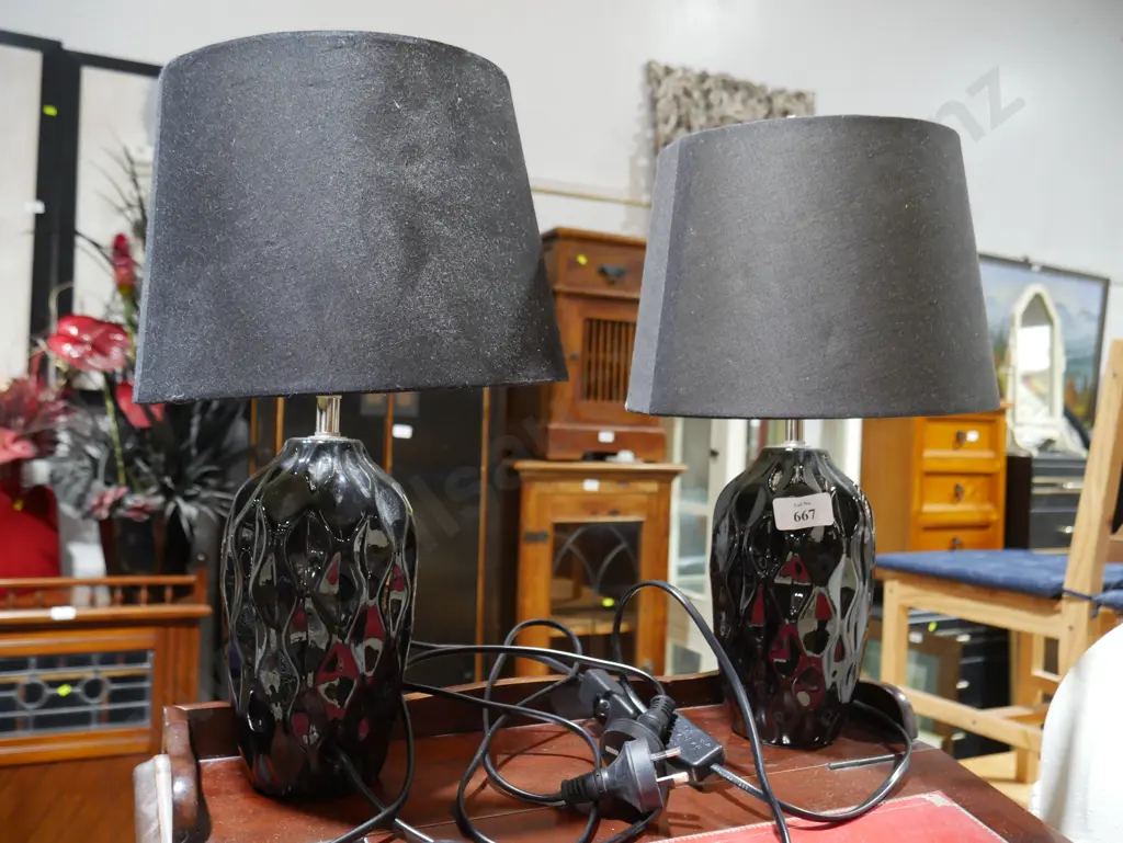 Pair of table lamps Image 1++