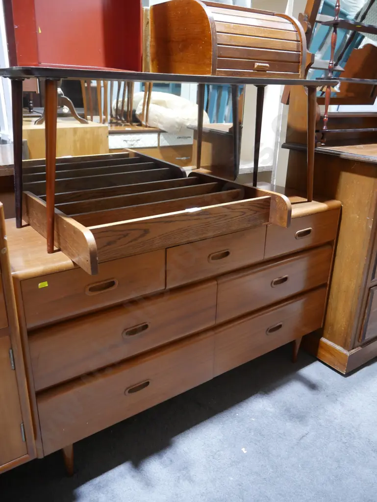 Mirror back dresser Image 1++