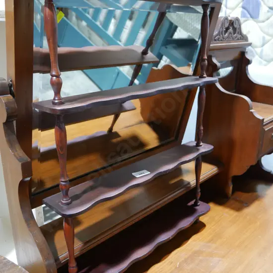 Whatnot shelf