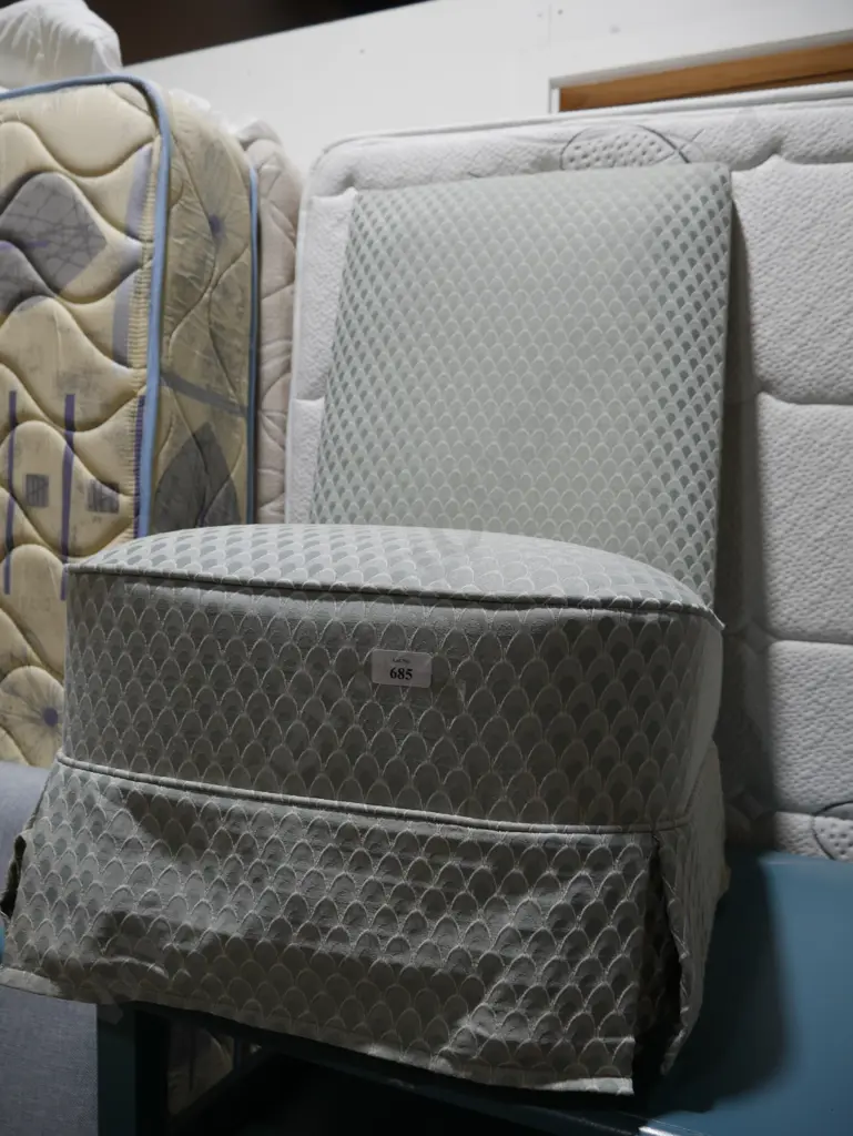 Bedroom chair Image 1++