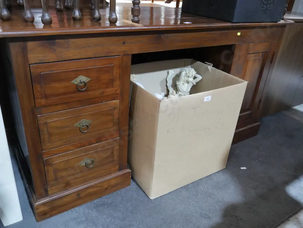 Large wooden desk Image 1++