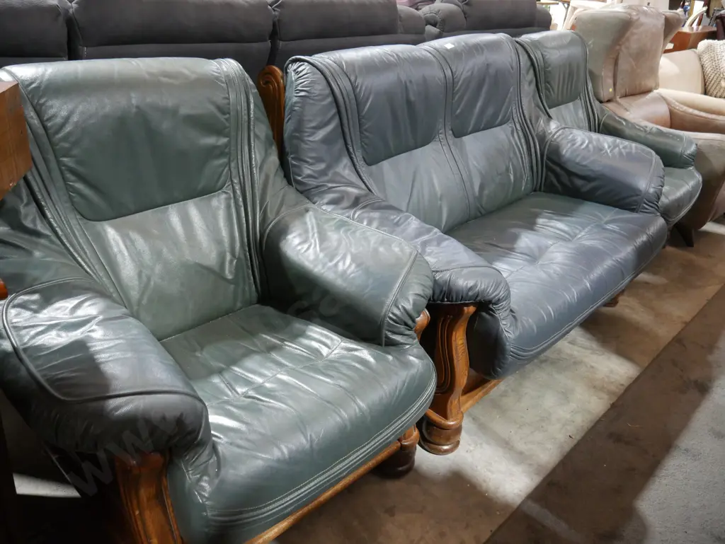 Green leather 3 piece lounge suite Image 1++