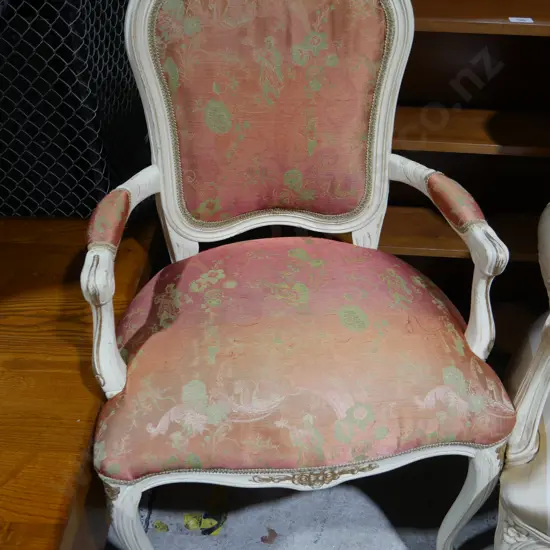 Bedroom elbow chair