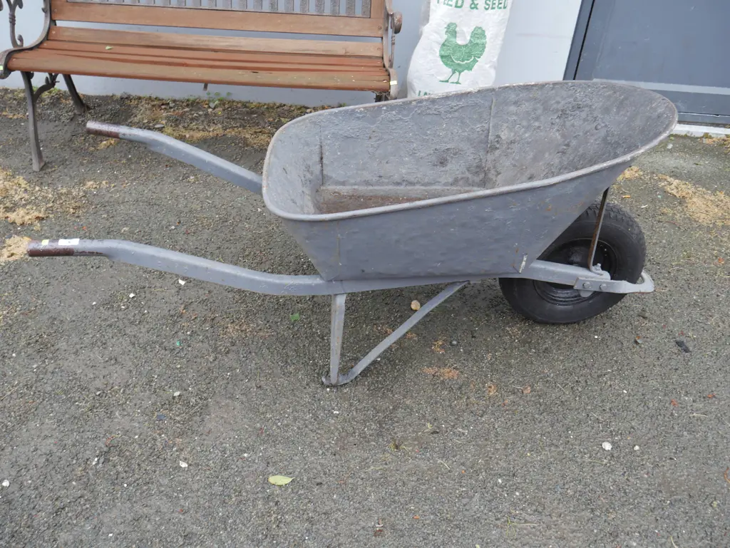 Wheelbarrow Image 1++