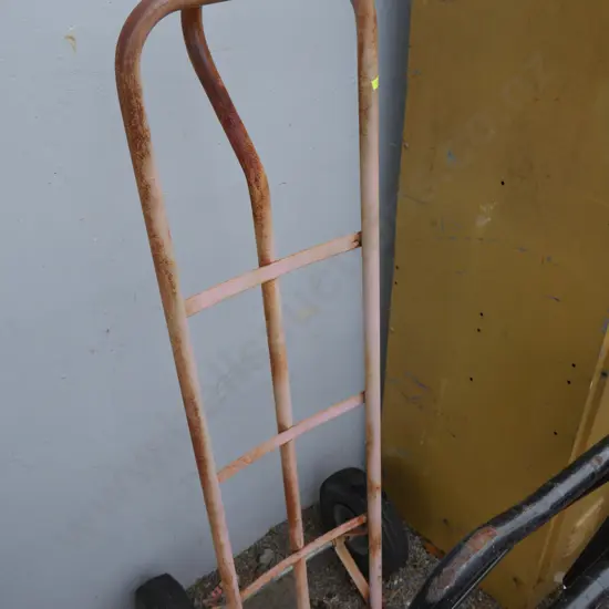Sack barrow